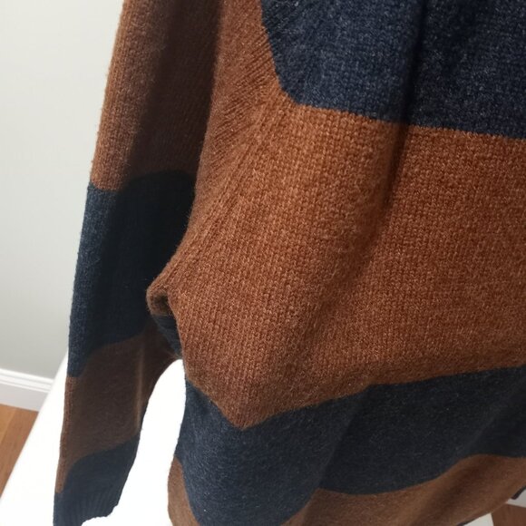 OLD NAVY BROWN AND NAVY BLUE WIDE STRIPE CREW NECK LONG SLEEVE PULLOVER MENS XL - Picture 3 of 6